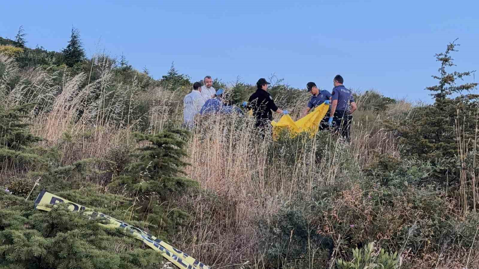 yuruyus alaninda erkek cesedi bulundu 0 AqTiWcFC