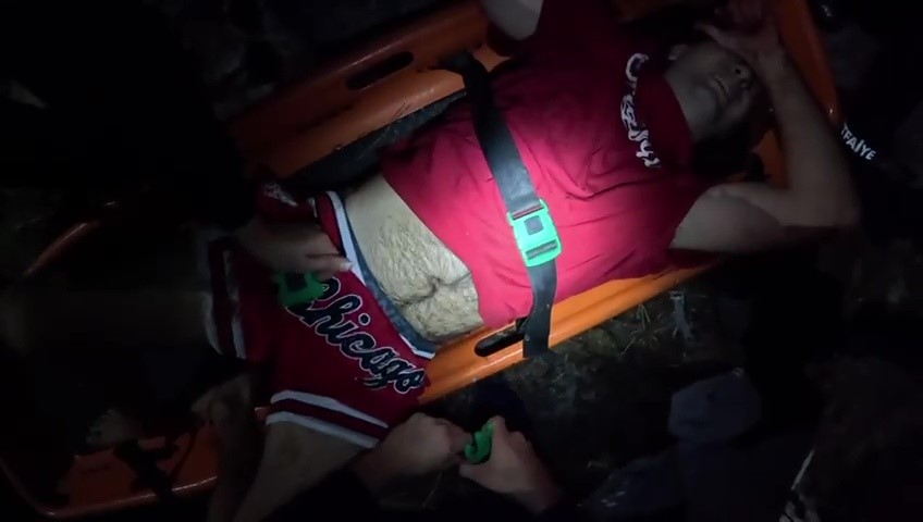 yuruyus esnasinda ucurumdan dusen ukraynali 2 turist kurtarildi 2 2JJW48yr