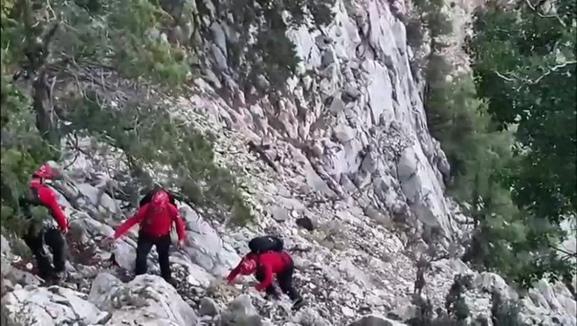 yuruyus sirasinda kaybolan 2 genc 15 saat sonra jak timleri tarafindan bulundu 1 niNMrNFw