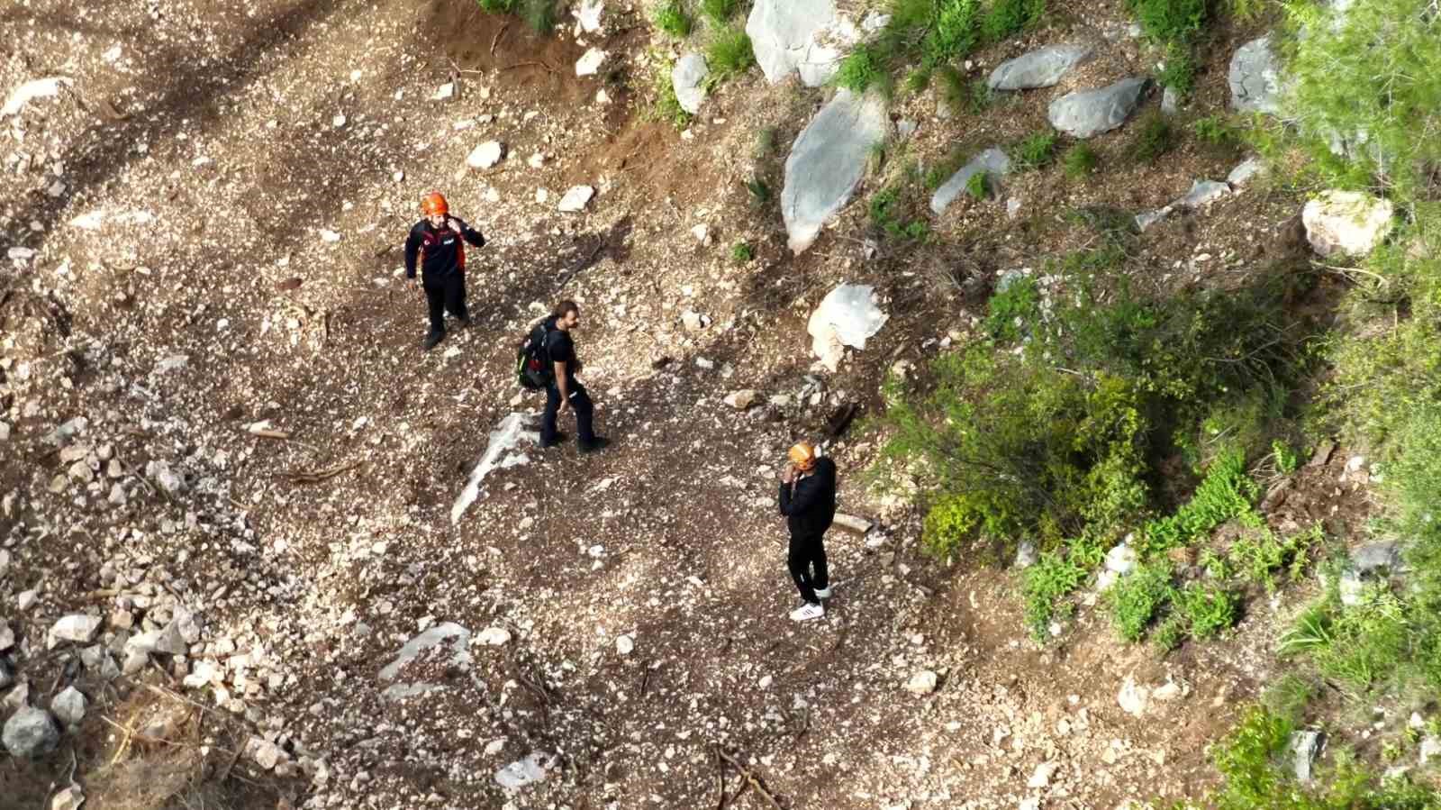 yuruyuse ciktigi daglik alanda kayboldu afad ekiplerince dronla bulundu 3 5hRaYOg5