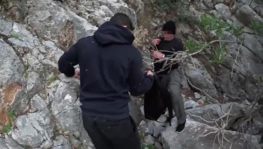 yuruyuse ciktiklari dagda mahsur kaldilar yardimlarina jak ve afad ekibi yetisti 2