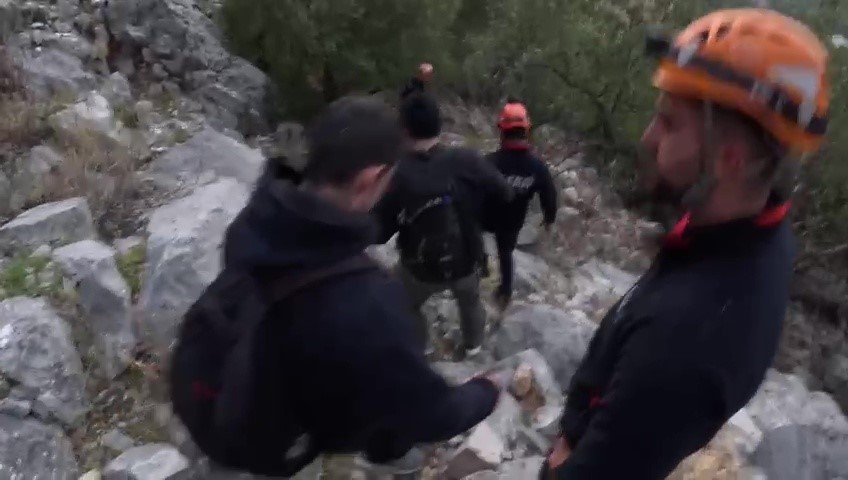 yuruyuse ciktiklari dagda mahsur kaldilar yardimlarina jak ve afad ekibi yetisti 3 91y15SmP