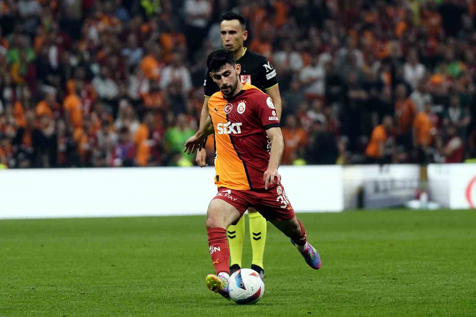yusuf demir galatasarayda 26 maca cikti 0 TCzQC3fe