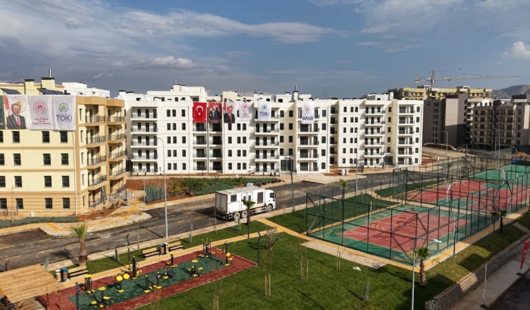 yuvasina-kavusan-depremzede-vatandas-evi-gezdik-cok-guzel-hayallerimizin-otesinde-NLZZ59gE.jpg