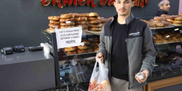yuz-lira-bozuk-para-getirene-iki-ekmek-hediye-NieyNPGD.jpg