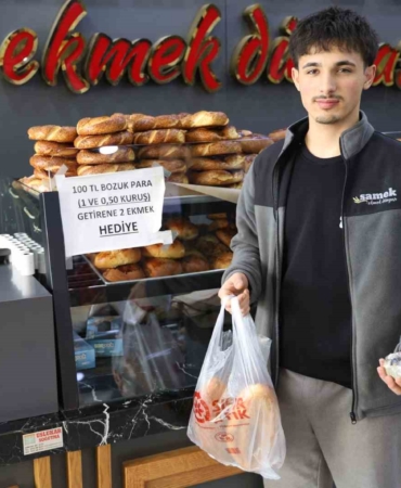 yuz-lira-bozuk-para-getirene-iki-ekmek-hediye-NieyNPGD.jpg