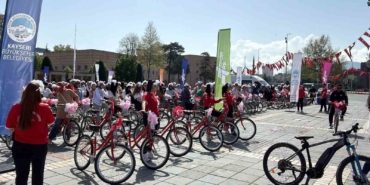 yuzlerce-anne-anneler-gununde-pedalladi-V1xMy9CX.jpg