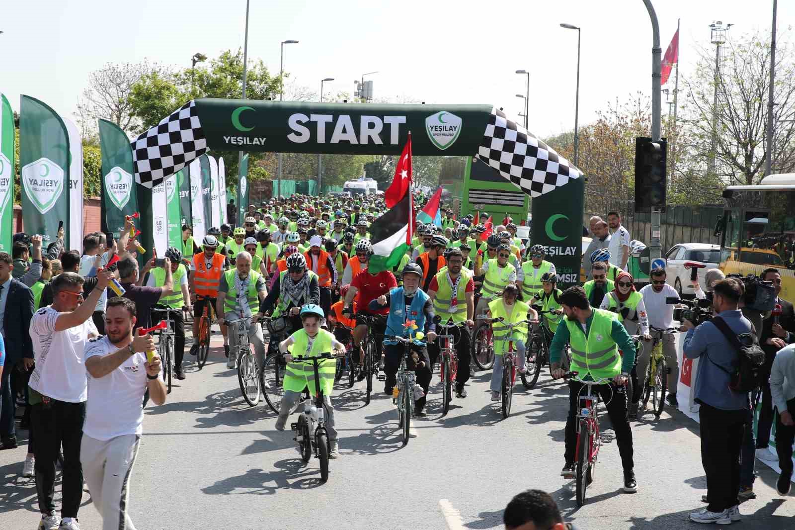 yuzlerce kisi sumud filosuna destek icin pedal cevirdi 0 Drv7j5Yi