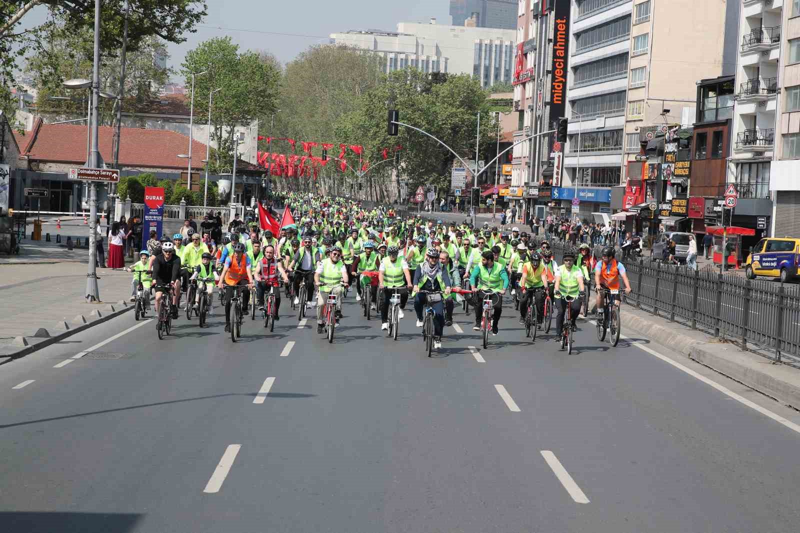 yuzlerce kisi sumud filosuna destek icin pedal cevirdi 1 6E1J2hLJ