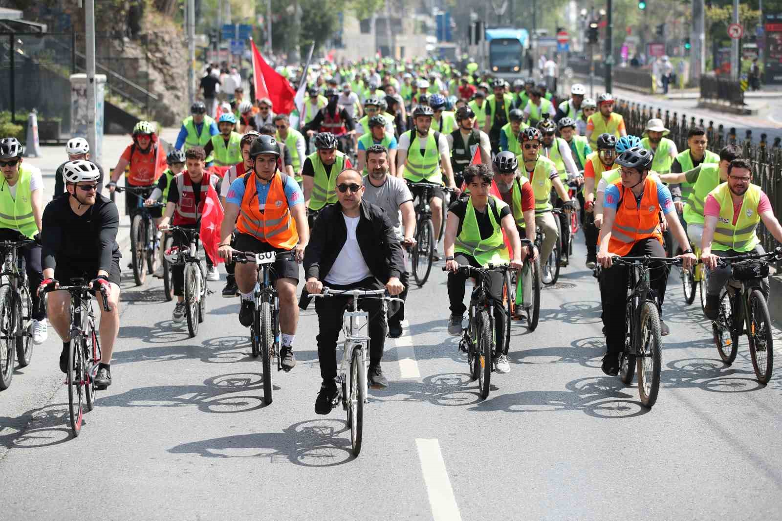 yuzlerce kisi sumud filosuna destek icin pedal cevirdi 2 98O8Yc6n