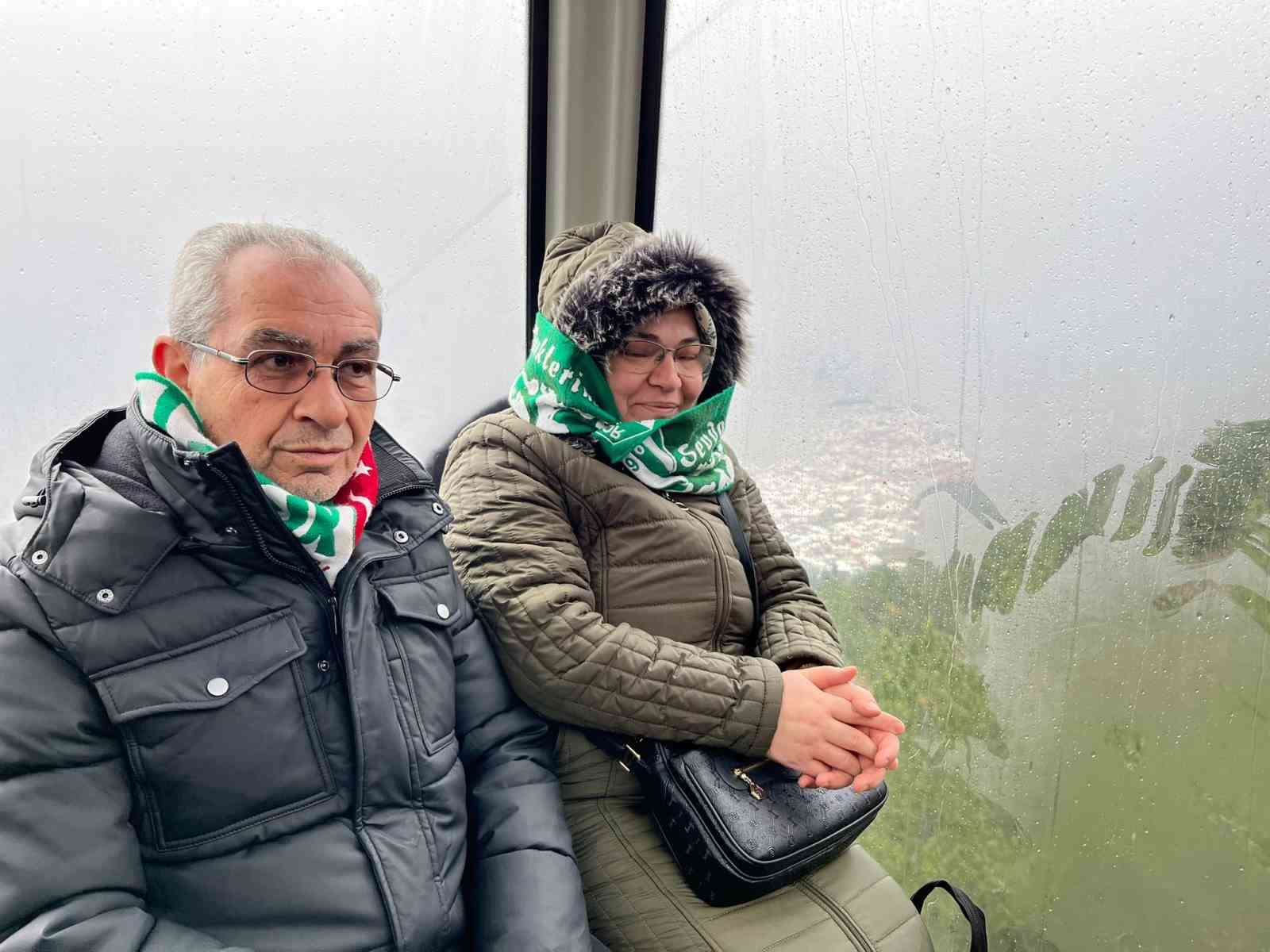 yuzlerce metre kuyruk herkes ayni seyi istiyor 5 N9LVQMPU