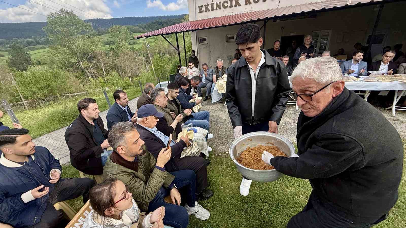 Yüzlerce yıllık bayram geleneği "ziyrat" Ekincik köyünde yaşatılıyor 5 yuzlerce yillik bayram gelenegi ziyrat ekincik koyunde yasatiliyor 1
