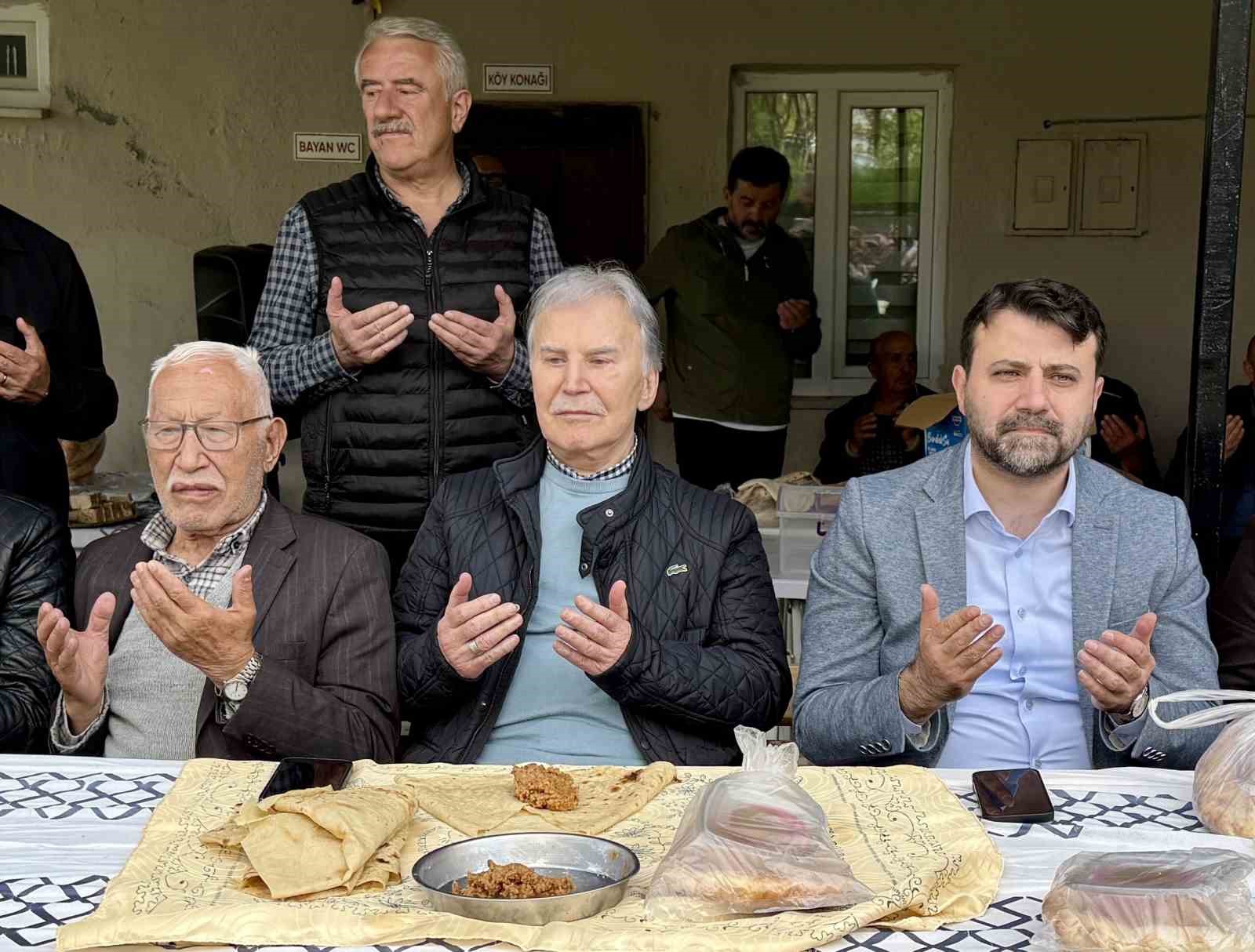 Yüzlerce yıllık bayram geleneği "ziyrat" Ekincik köyünde yaşatılıyor 6 yuzlerce yillik bayram gelenegi ziyrat ekincik koyunde yasatiliyor 2 XHHhUMfO