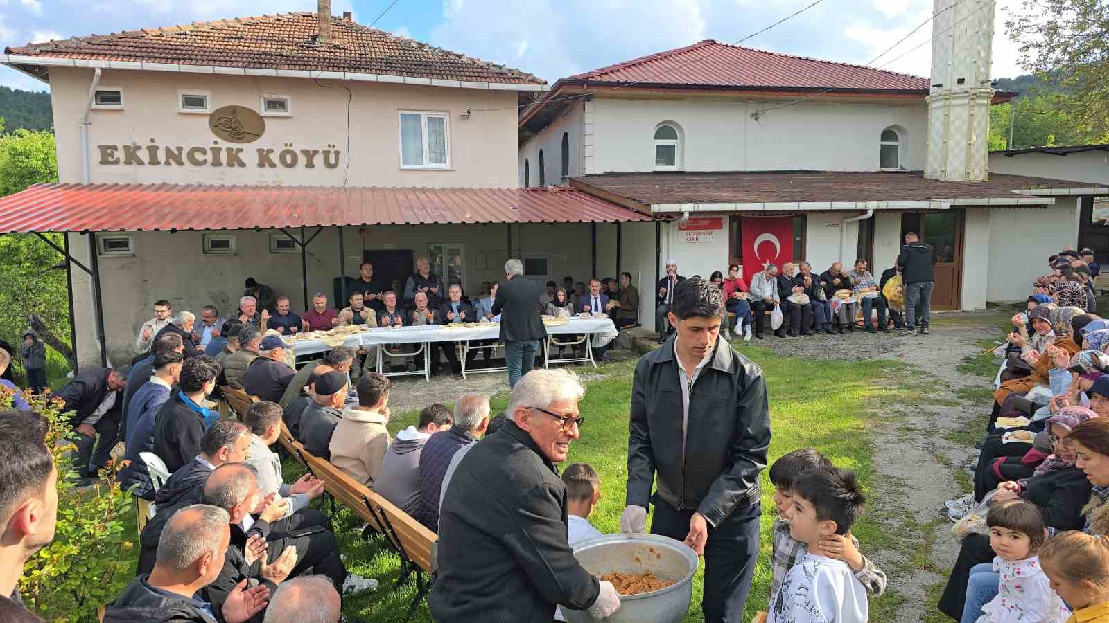Yüzlerce yıllık bayram geleneği "ziyrat" Ekincik köyünde yaşatılıyor 7 yuzlerce yillik bayram gelenegi ziyrat ekincik koyunde yasatiliyor 3