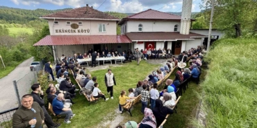 yuzlerce-yillik-bayram-gelenegi-ziyrat-ekincik-koyunde-yasatiliyor-wNQqS1c1.jpg