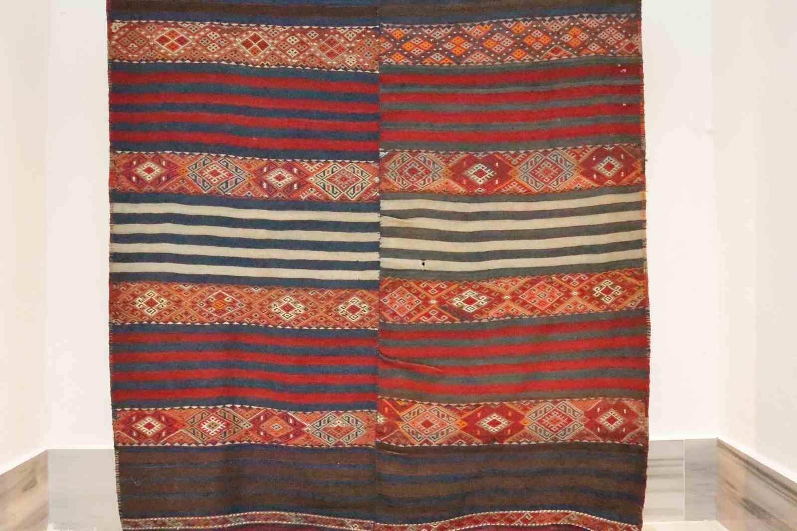 yuzlerce yillik kilim kulturu bu muzede gelecek nesillere aktariliyor 4 nZVDTiwq