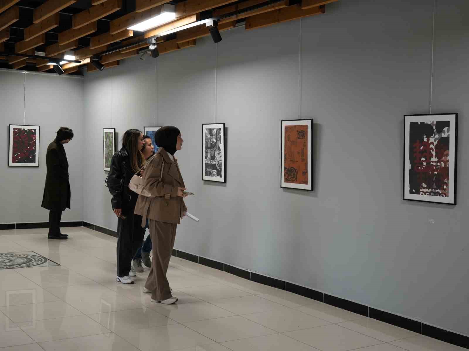 Yüzlerce yıllık ’taş baskı’ motifleri modern sanatla buluştu, eserler hayran bıraktı 8 yuzlerce yillik tas baski motifleri modern sanatla bulustu eserler hayran birakti 4 YNHUJztf