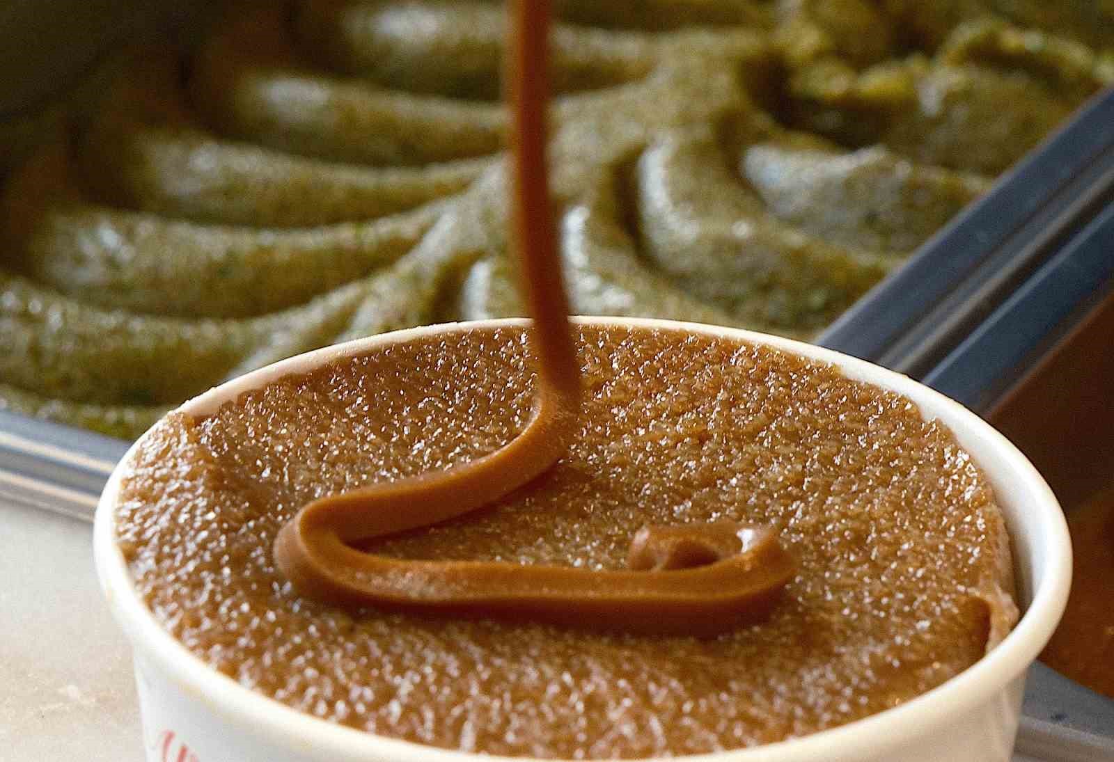 yuzlerce yillik tatliyi dondurmayla bulusturdu simdi dunyaya satiyor 0 RRmZrk1h