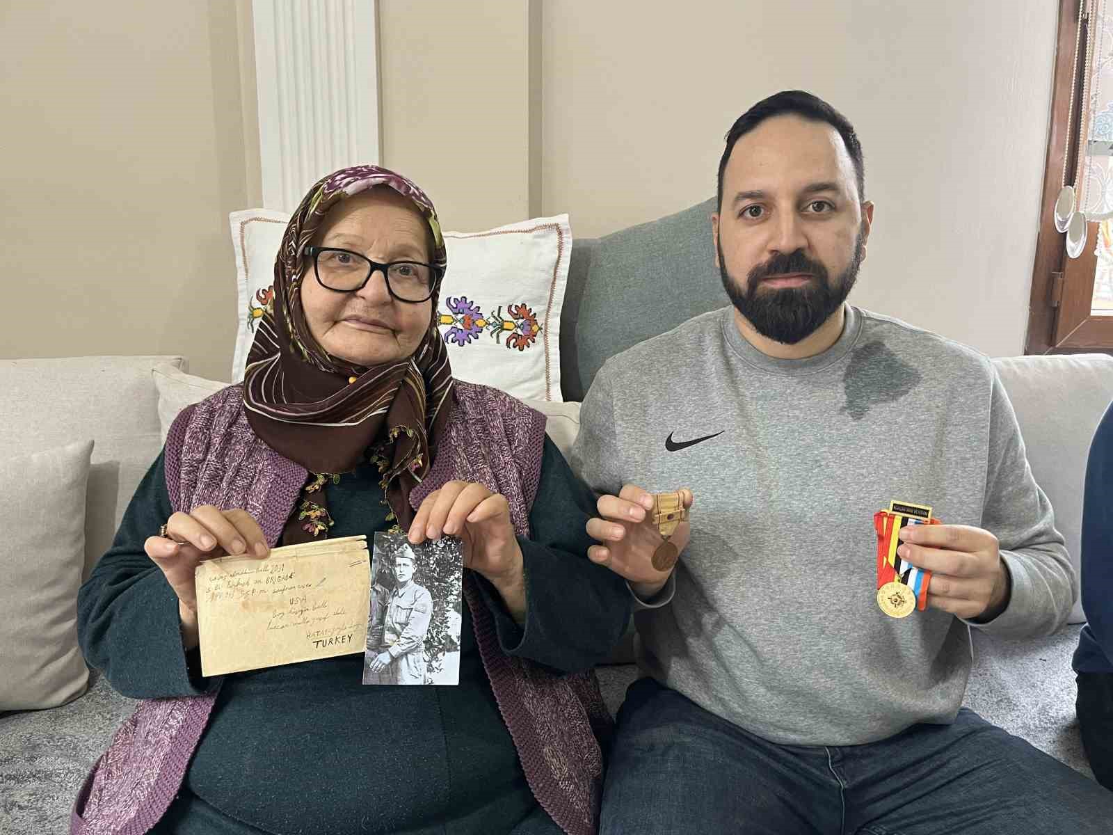 yuzunu gorup sesini duymadigi sehit babasinin kendisi icin yazdigi 75 yillik mektubu yillardir sakliyor MwFaBGRs