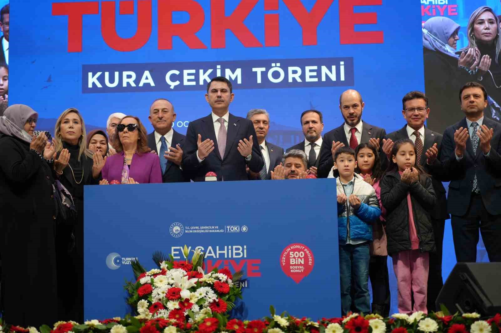 Yüzyılın Konut Projesi kapsamında Antalya’da kura heyecanı: 13 bin 213 konut için çekiliş yapıldı 9 yuzyilin konut projesi kapsaminda antalyada kura heyecani 13 bin 213 konut icin cekilis yapildi 6a6PSWwI