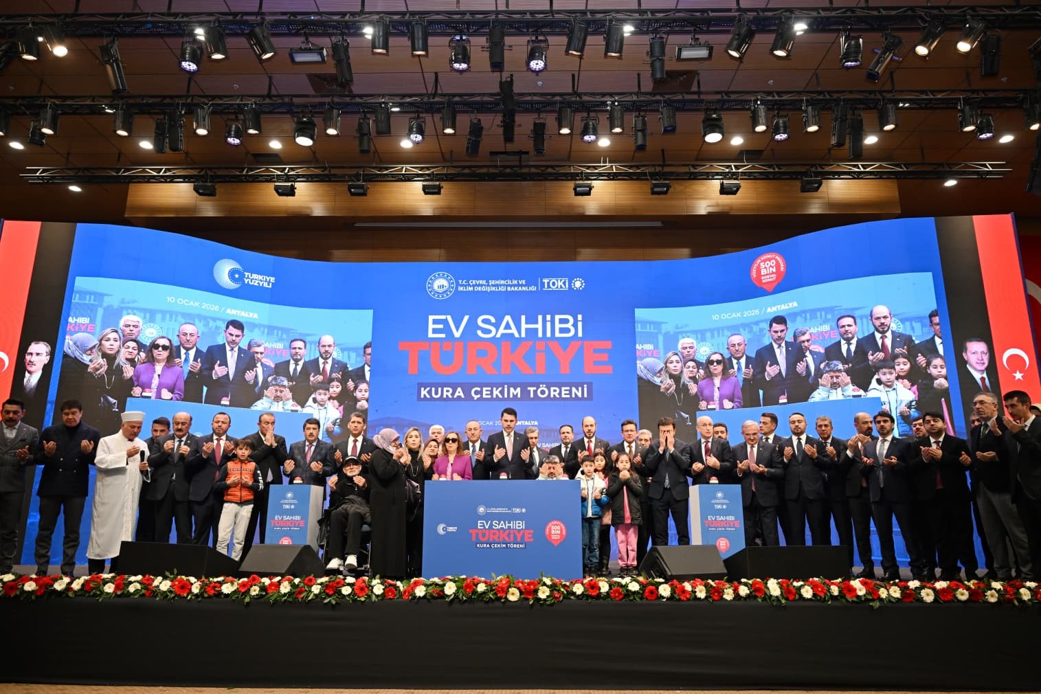 Yüzyılın Konut Projesi kapsamında Antalya’da kura heyecanı: 13 bin 213 konut için çekiliş yapıldı 16 yuzyilin konut projesi kapsaminda antalyada kura heyecani 13 bin 213 konut icin cekilis yapildi bsF8ALwe