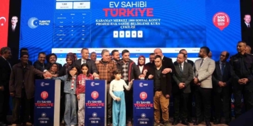 yuzyilin-konut-projesinde-karamanda-bin-550-hak-sahibi-kura-ile-belirlendi-9TPWj6FV.jpg