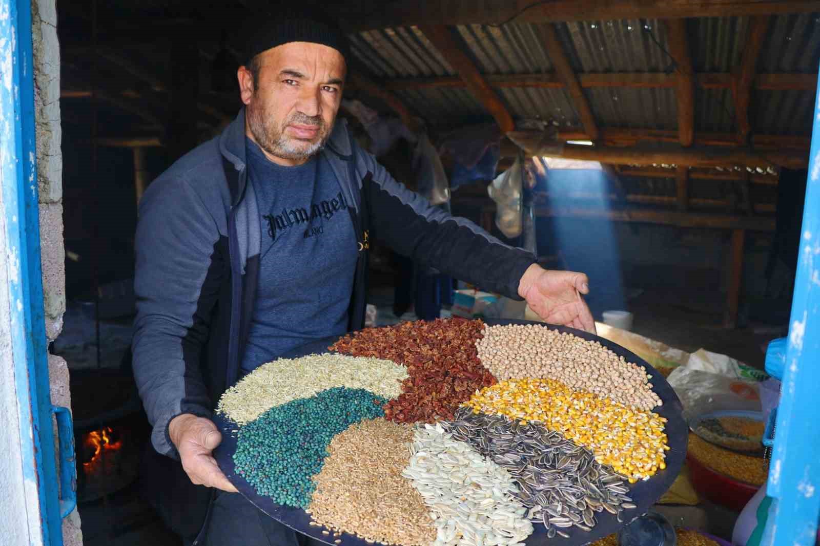 yuzyillik lezzet gavut sofralarda yerini koruyor 0 XPfcEOmN