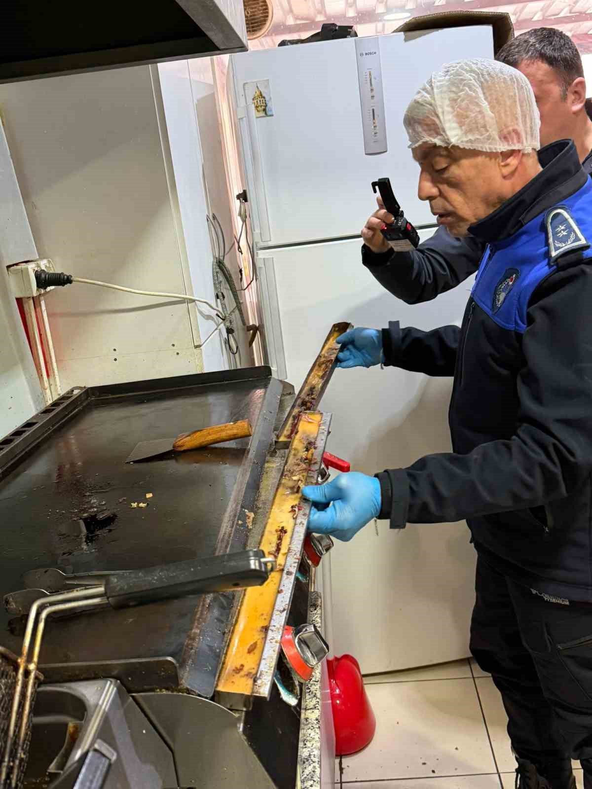Zabıta denetimlerde gördükleri karşısında şok oldu 5 zabita denetimlerde gordukleri karsisinda sok oldu 1 iURyB3la