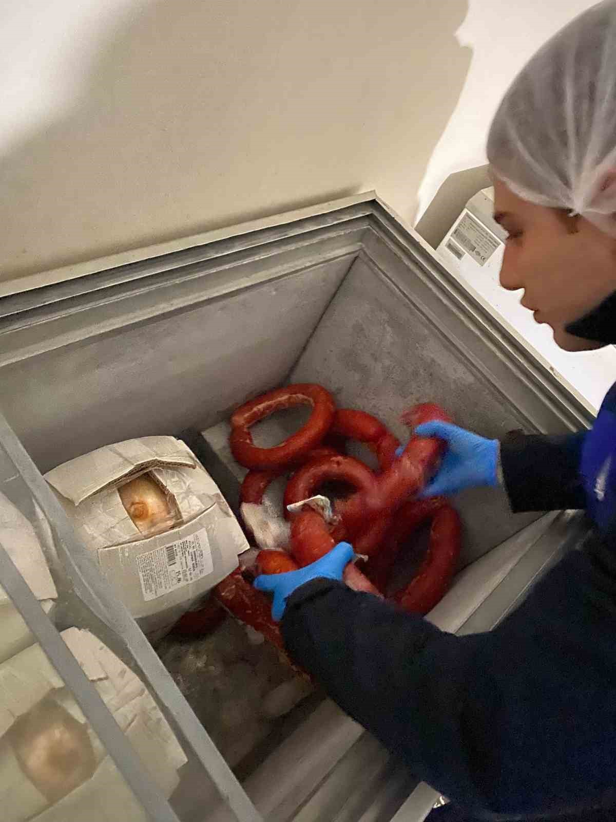 Zabıta denetimlerde gördükleri karşısında şok oldu 7 zabita denetimlerde gordukleri karsisinda sok oldu 3 6uunYvy6