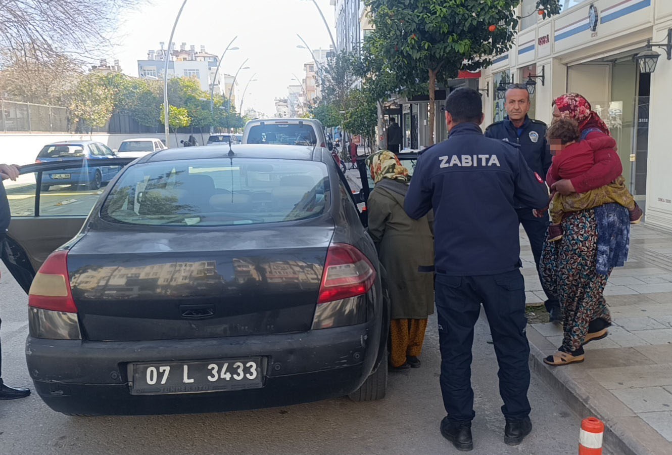 Zabıtaya dilenirken yakalanan dilenci, ‘Yetişin taciz ediyorlar’ diyerek kaçmaya çalıştı 4 zabitaya dilenirken yakalanan dilenci yetisin taciz ediyorlar diyerek kacmaya calisti 0