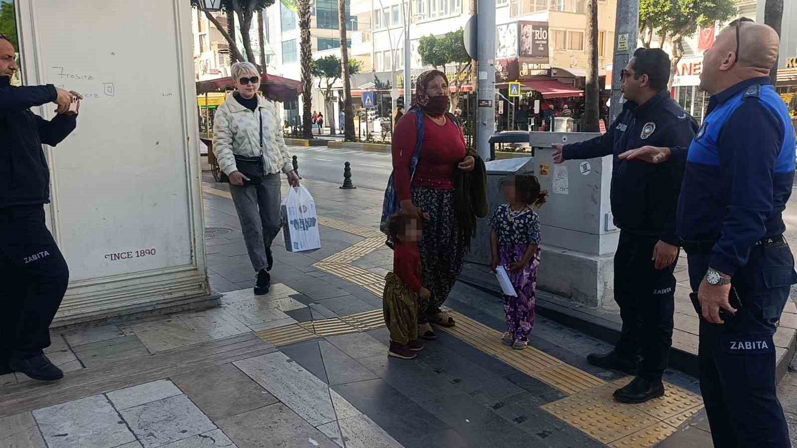 Zabıtaya dilenirken yakalanan dilenci, ‘Yetişin taciz ediyorlar’ diyerek kaçmaya çalıştı 7 zabitaya dilenirken yakalanan dilenci yetisin taciz ediyorlar diyerek kacmaya calisti 3