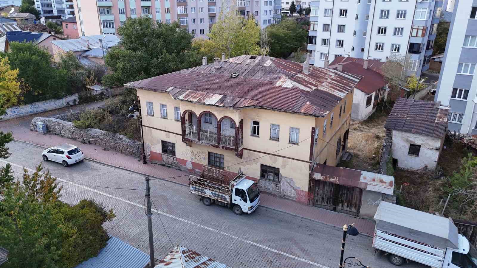 zamana direnen asirlik konaklar restore edilerek turizme kazandirilmayi bekliyor 4 E3VegbJK