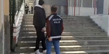 zamanla-yarisan-polis-kimligini-kaybeden-ogrenciyi-sinava-yetistirdi-YTIzrHfM.jpg