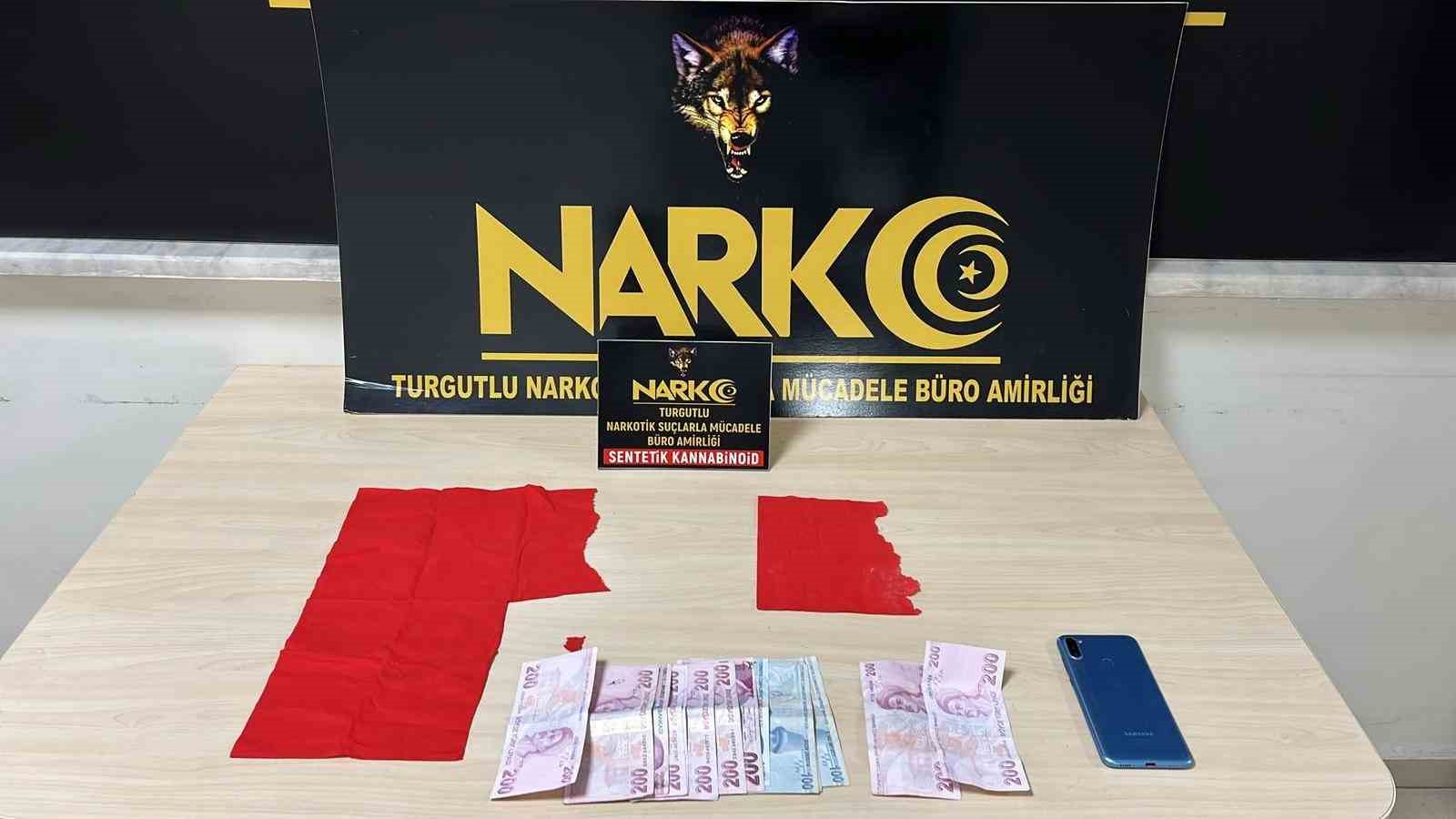 Zehir tacirlerine dev operasyon: 14 kişi tutuklandı 6 zehir tacirlerine dev operasyon 14 kisi tutuklandi 2 uPaM5y9F