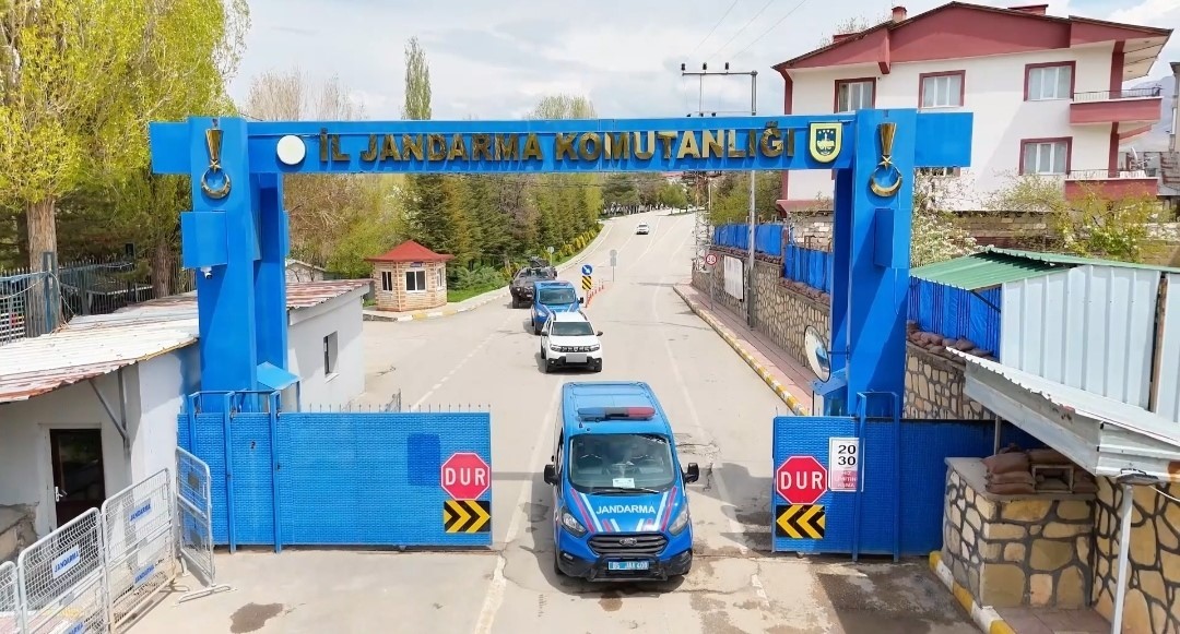 zehir tacirlerine gecit yok tir ve kumeste 324 kilo uyusturucu ele gecirildi 1 OZXtVl2v