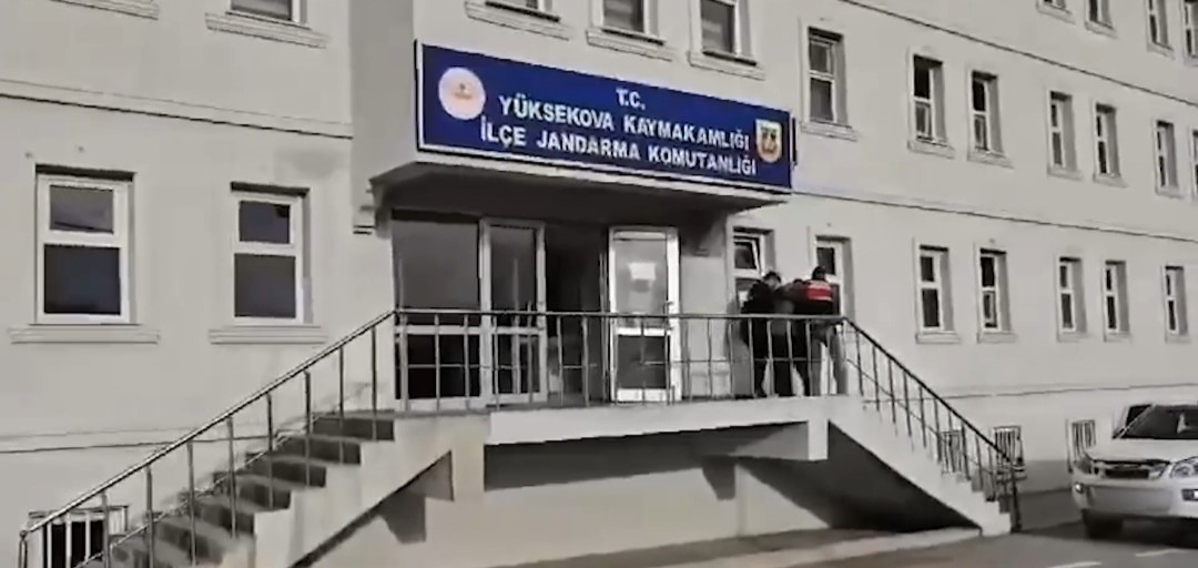 zehir tacirlerine gecit yok tir ve kumeste 324 kilo uyusturucu ele gecirildi 4 tlhbjpDU