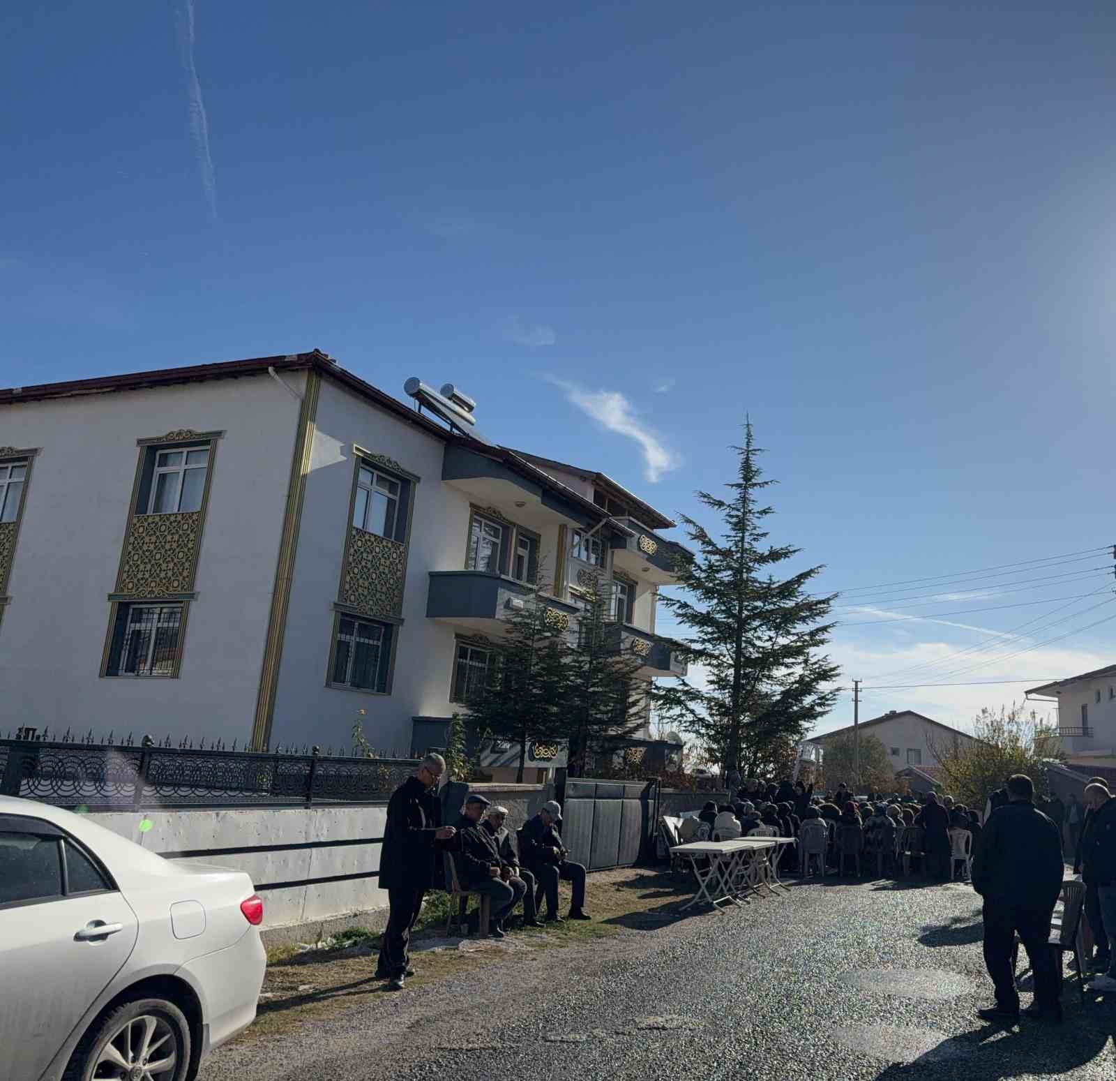 zehirlenme felaketinde acili bekleyis suruyor 0 fsvLPUqy