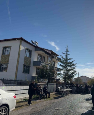 zehirlenme-felaketinde-acili-bekleyis-suruyor-TzSnCgKD.jpg