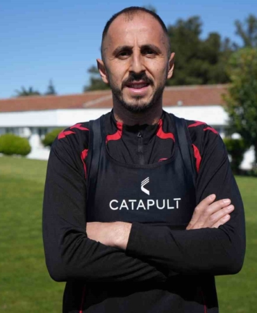 zeki-yavru-futbolu-samsunsporda-birakmak-istiyorum-1tkwpNec.jpg