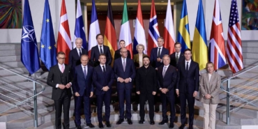 zelenskiy-ile-bir-araya-gelen-avrupali-liderler-avrupa-onculugunde-cok-uluslu-guc-teklif-etti-LRC39ACP.jpg