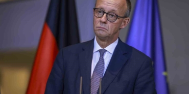 zelenskiy-muzakereler-sirasinda-guvenlik-garantilerinin-mutlaka-mevcut-olmasi-ve-islevsel-olmalari-gerektigini-vurguladim-hbfjJ5Rq.jpg