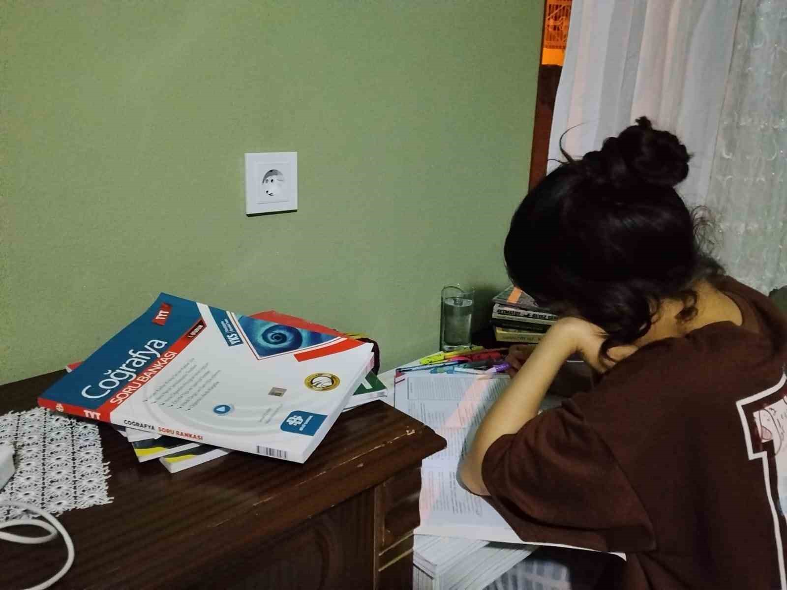 zerzevan kalesinde gecici isci olarak calisan abla kardesin hedefi arkeolog olmak 10