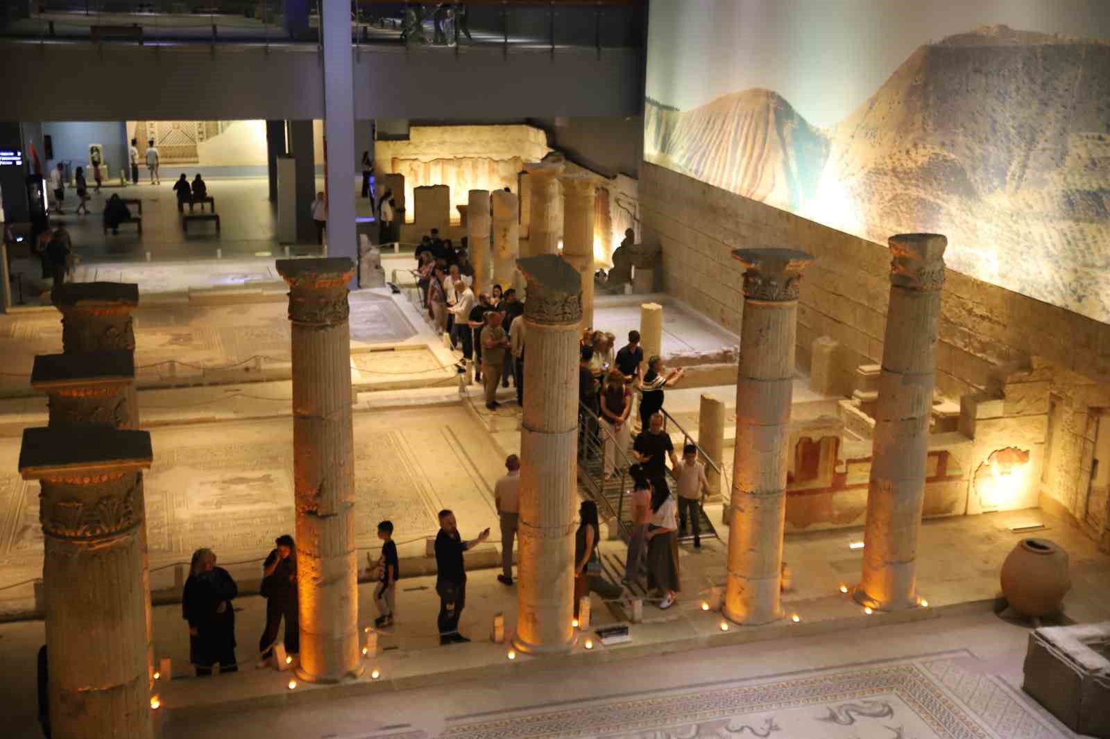zeugma mozaik muzesi bayramda ziyaretci akinina ugradi 3 9IbPDiKw