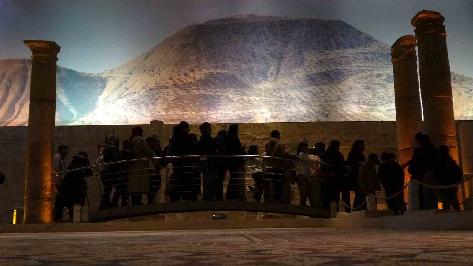 zeugma mozaik muzesi buyuk ilgi goruyor 3