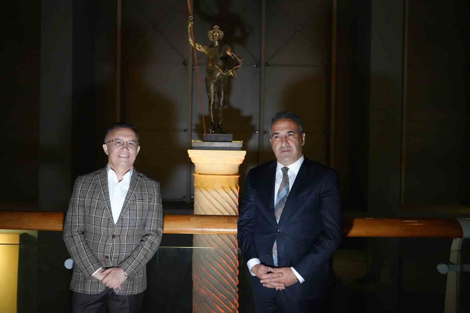 Zeugma Mozaik Müzesi’nde yoğun ilgi gören Mars heykelinin önü genişletildi 4 zeugma mozaik muzesinde yogun ilgi goren mars heykelinin onu genisletildi 0 ZSNMw2li