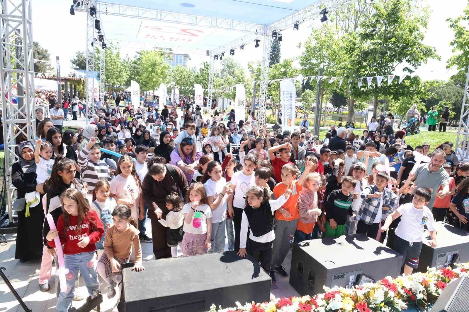 Zeytinburnu Belediyesi tarafından hayata geçirilen Bilgi Evleri’nin 20’nci yılı kutlandı 5 zeytinburnu belediyesi tarafindan hayata gecirilen bilgi evlerinin 20nci yili kutlandi 1