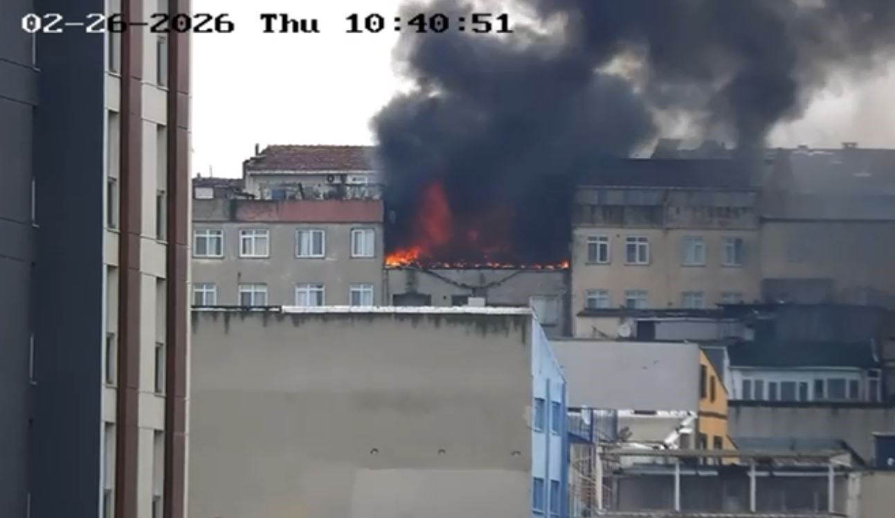 zeytinburnunda 6 katli binadan alevler yukseldi 0 wOpmM2FA