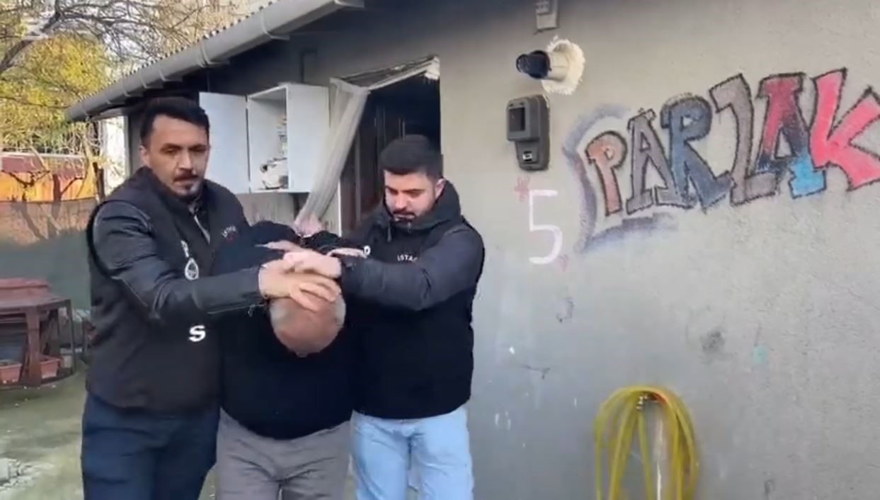 zeytinburnunda eski esini ve kizini olduren zanli tutuklandi 2 t7J7rb9D