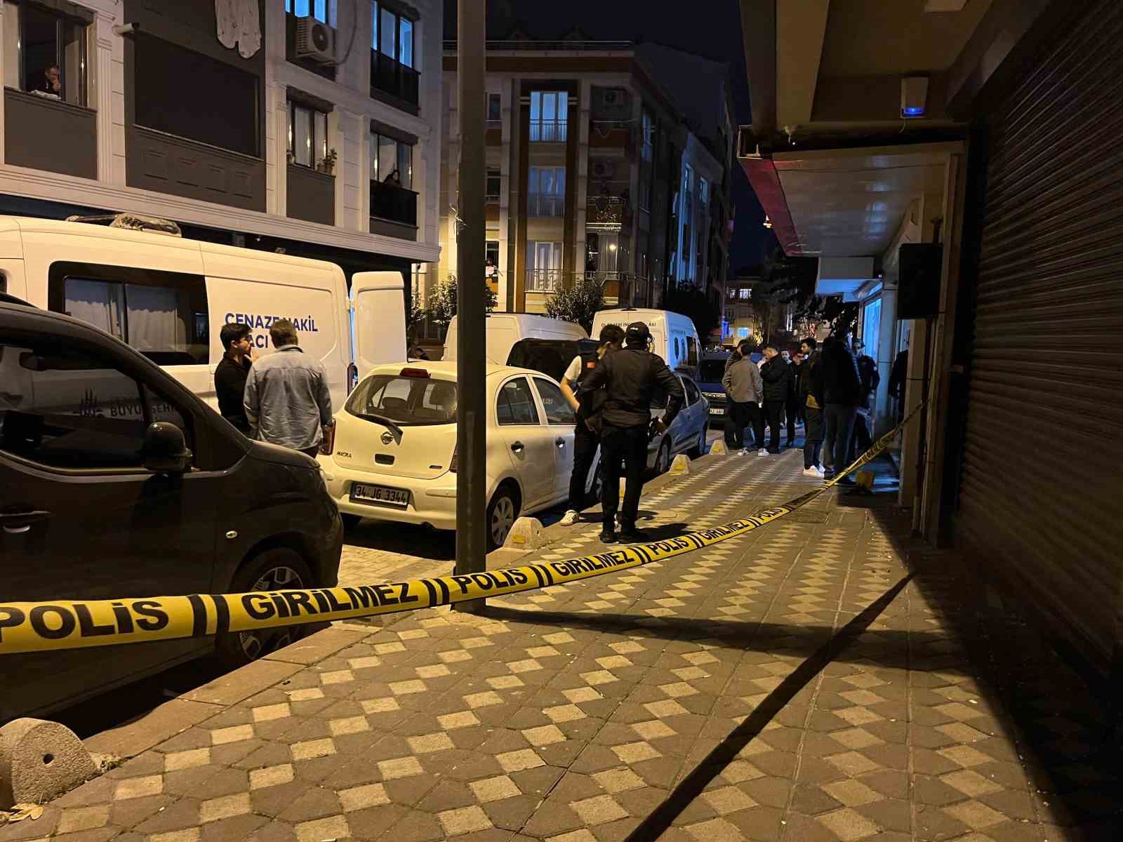 zeytinburnunda is yerinde yasanan tartisma kanli bitti 2 olu 1 yarali 1 UYpSlIRH