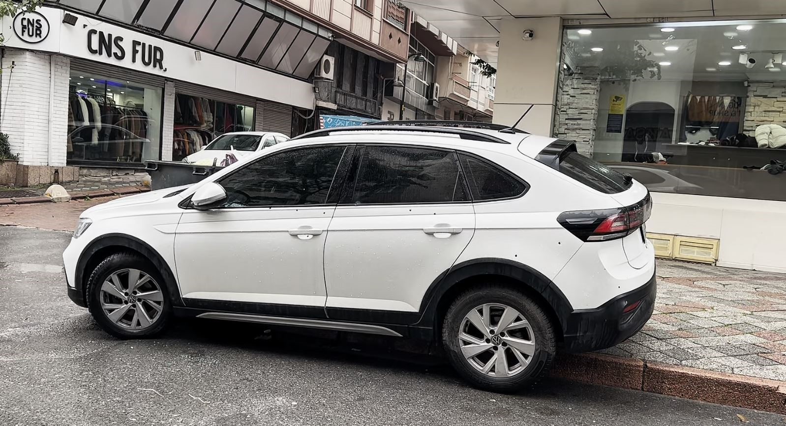 zeytinburnunda park halindeki otomobile silahli saldiri o anlar kamerada 0 WD7WEdZf